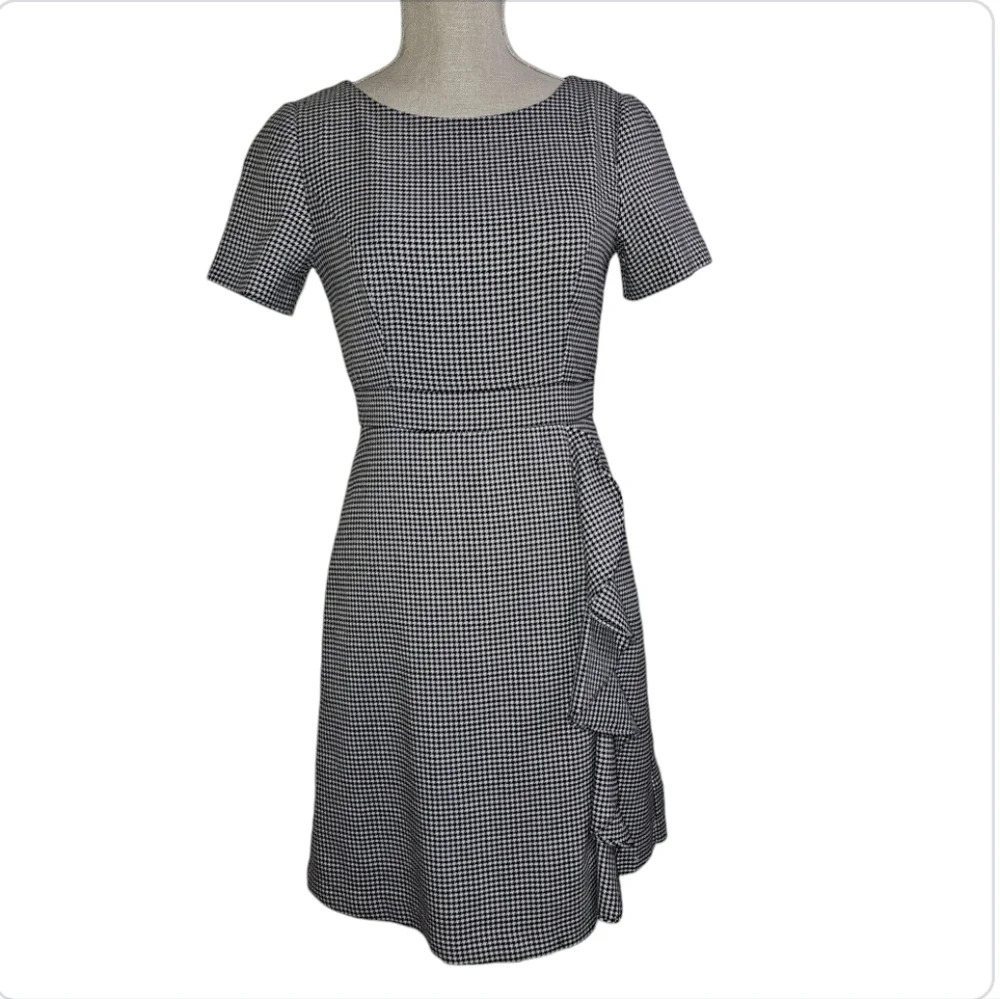 Eliza J ruffle houndstooth black and white dress Size 2
